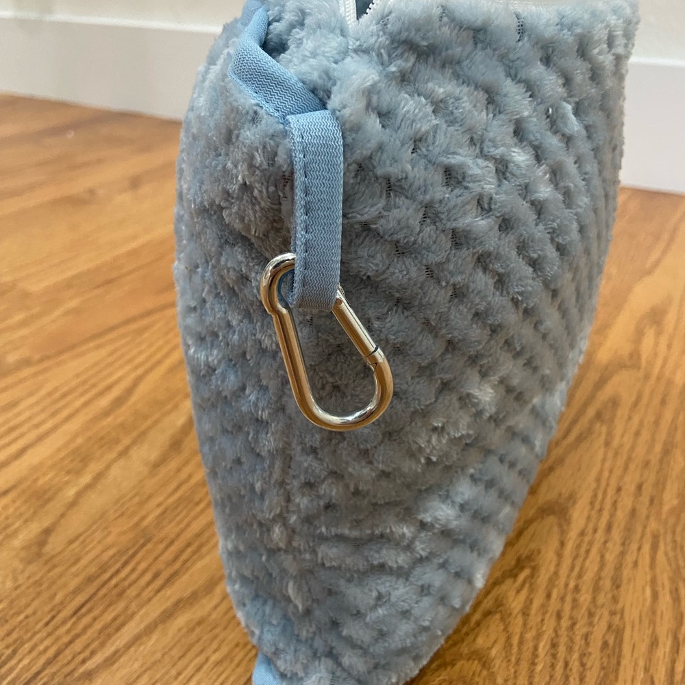 Bedelite Plush Light Blue Travel Pillow with blanket folded inside - NEW - Picture 8 of 8